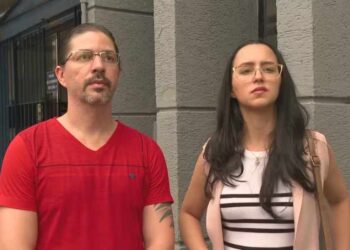 O casal foi denunciado pelo MPPE por transfobia