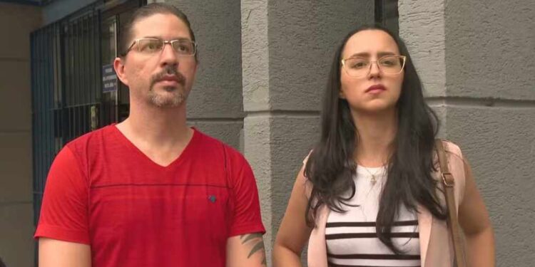 O casal foi denunciado pelo MPPE por transfobia