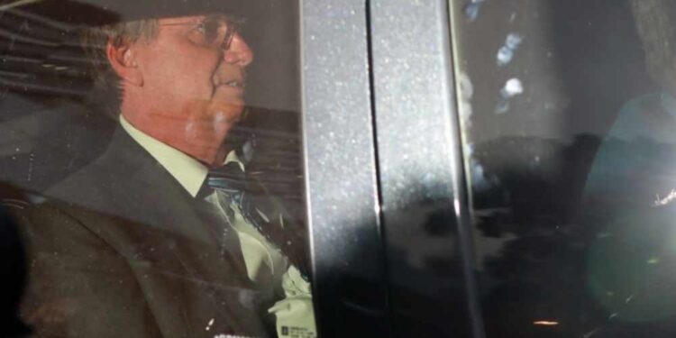 Jair Bolsonaro é alvo de investigação pela Polícia Federal