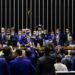 A mesa da Câmara dos Deputados ocupada por bolsonaristas
