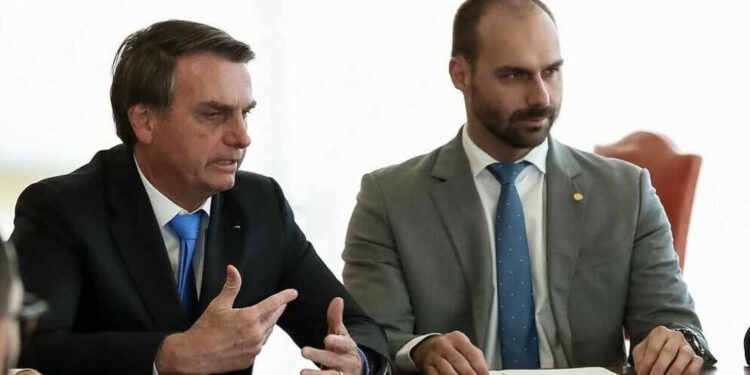 PF indicia Eduardo por buscar punições dos EUA contra autoridades brasileiras