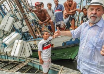 Presidente entrega 599 títulos em Brasília Teimosa e inaugura fábrica da Hemobrás