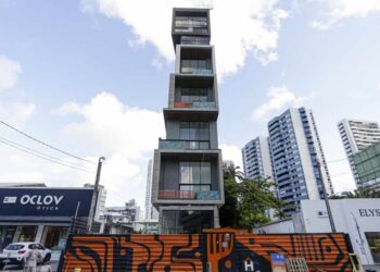 Condomínio de luxo é vendido sem licenciamento em Casa Forte