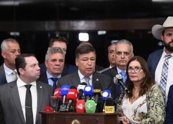 Com a oposição no comando, as outras reuniões estão marcadas para as segundas e quintas.