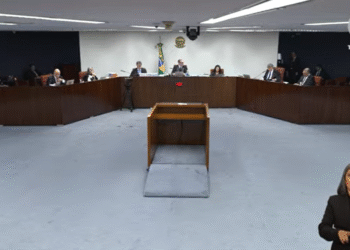 primeira turma do STF dá início a mais um dia de julgamento da 'Trama Golpista'.