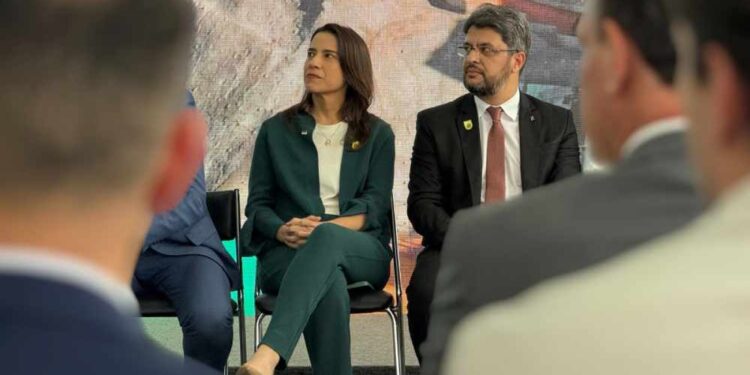 Raquel Lyra se posiciona sobre a PEC da Blindagem durante agenda no Porto do Recife