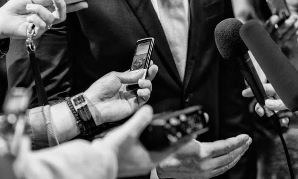 Em crise, jornalismo precisa de mais humildade