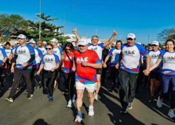 Lula conclui caminhada em evento do Ministério da Educação, em Brasília