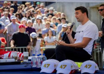 Charlie Kirk participava de um debate