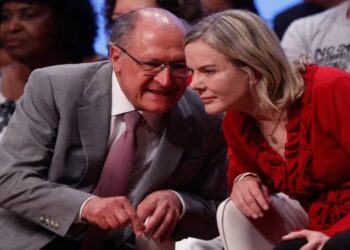 Gleisi Hoffmann e Geraldo Alckmin (esq. p/ dir.)