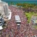 Manifestantes se concentram em frente ao Cristo da Barra, em Salvador (BA)