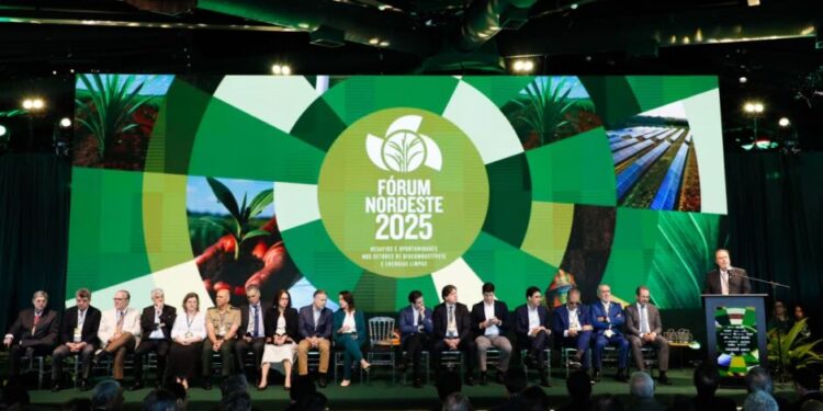 Além do ministro Renan Filho, o Fórum Nordeste reuniu várias autoridades