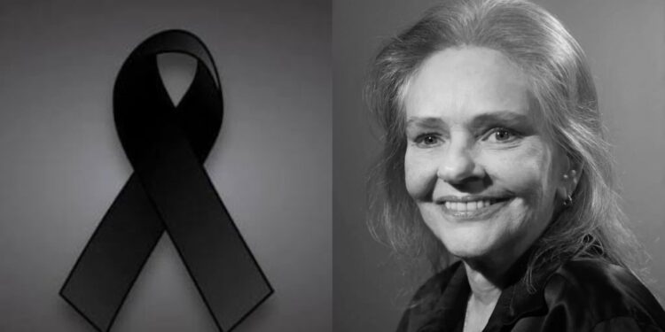 Angela Ro Ro, 
cantora-compositora e pianista brasileira