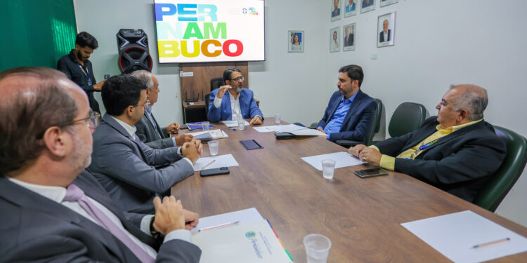 Representantes de Suape e da SDA-PE participaram da reunião.
