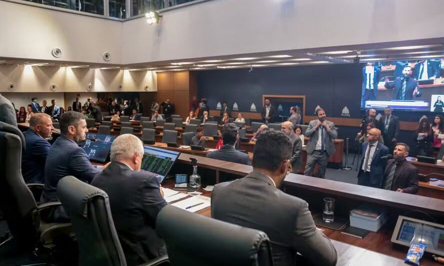 Assembleias estaduais já discutem replicar PEC da Blindagem