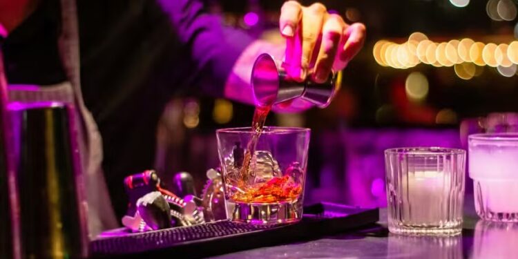 Casos de intoxicação por metanol após consumo de bebidas adulteradas