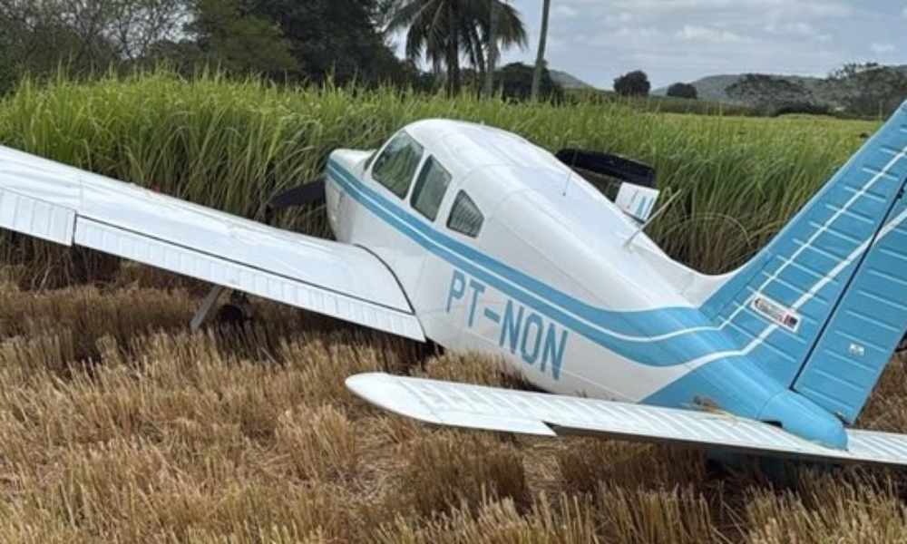 Avião que levava prefeito de João Pessoa sofre pane e faz pouso forçado