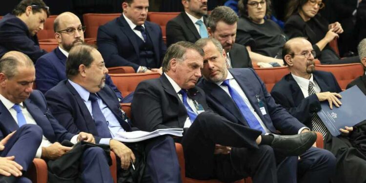 Situação de Bolsonaro não deve mudar até publicação de acórdão pelo STF