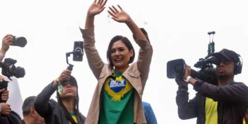 Michelle Bolsonaro admite possibilidade de candidatura nas eleições de 2026