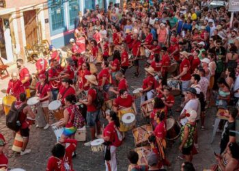 Troças carnavalescas voltam às ruas de Olinda a partir deste domingo