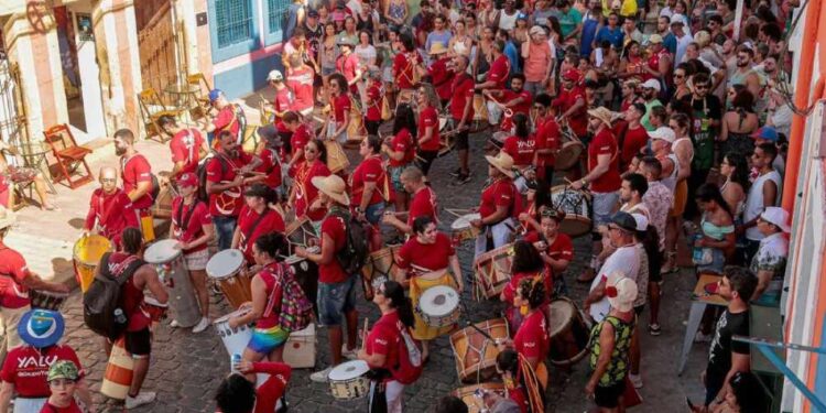 Troças carnavalescas voltam às ruas de Olinda a partir deste domingo
