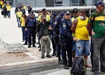 Lula se posiciona favorável à redução de penas do 8 de Janeiro