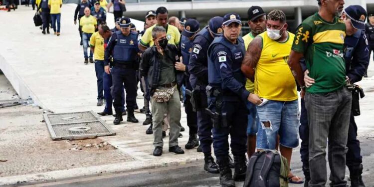 Lula se posiciona favorável à redução de penas do 8 de Janeiro