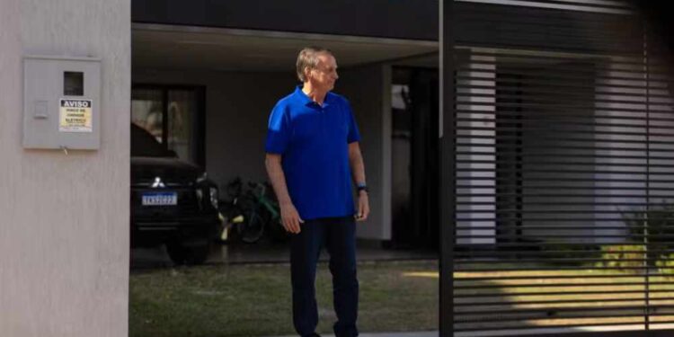 Bolsonaro é condenado a 27 anos, mas prisão imediata é descartada