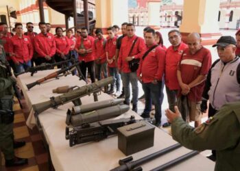 Maduro convoca reservistas para treinamento de tiro em meio a tensão com os EUA