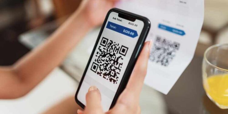 Golpista do "Pix falso" é detida após 8 meses enganando restaurante