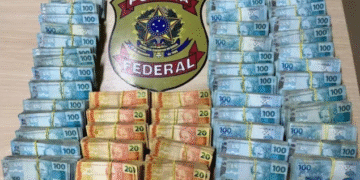 Dinheiro apreendido com suspeitos em São Luís
Imagem: Divulgação/PF