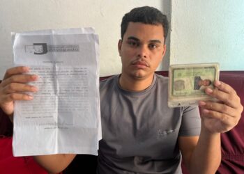 Anderson Gabriel exibe procuração com assinatura de Anderson da Paraíba