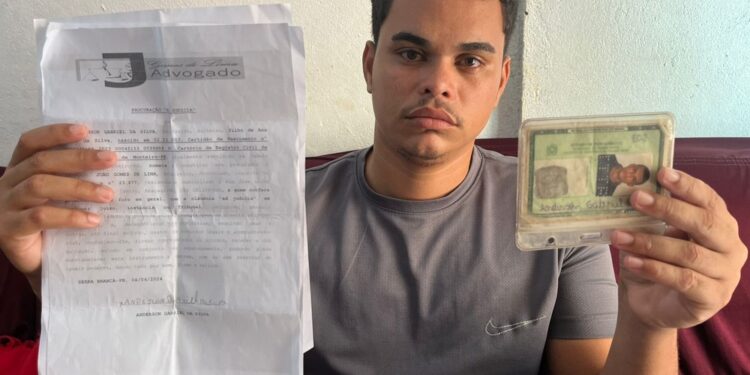 Anderson Gabriel exibe procuração com assinatura de Anderson da Paraíba