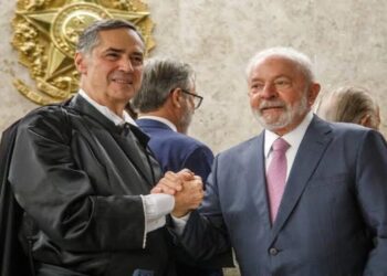 Barroso anunciou aos ministros durante a sessão da tarde