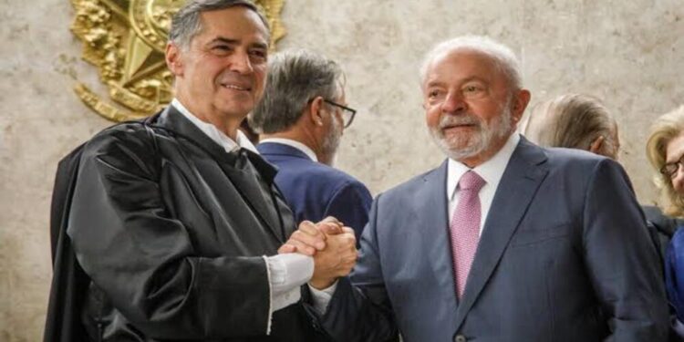 Barroso anunciou aos ministros durante a sessão da tarde