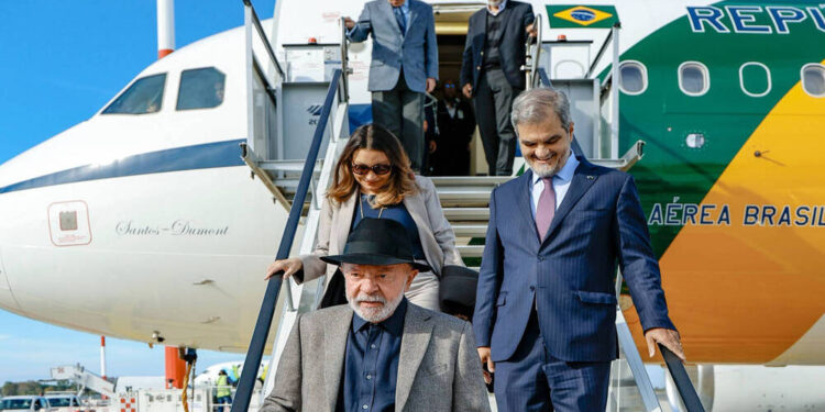 Presidente Lula, Janja e ministros desembarcam em Roma, na Itália