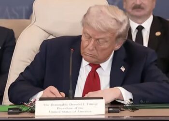 Trump assina acordo sem Netanyahu e Hamas