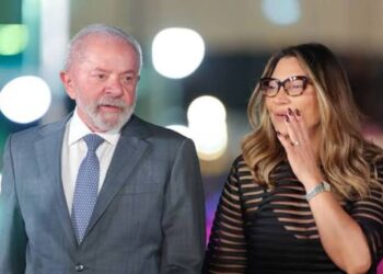 Oposição diz que primeira-dama não foi eleita para atuar na Presidência