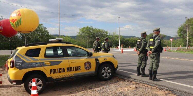 Policiais do BPRv passam por testes com câmeras corporais
