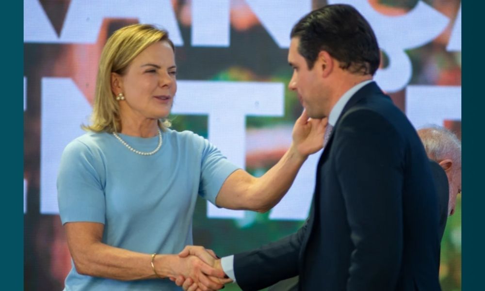 Com aval de Gleisi, Motta assume articulação política com o Centrão