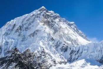 Foram mobilizados moradores e equipes de resgate para ajudar.