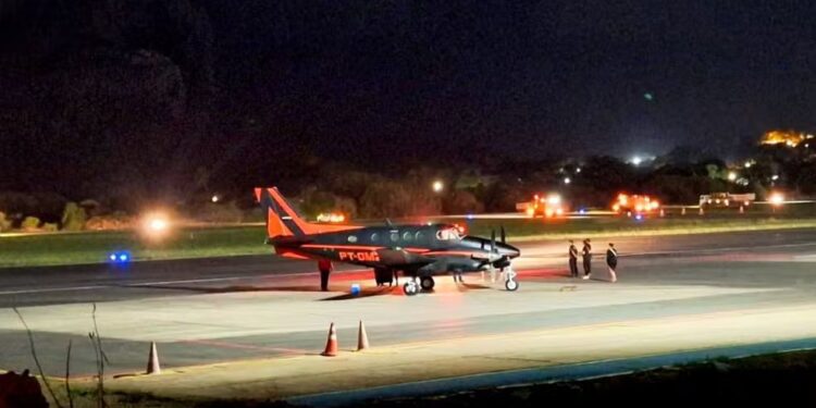 Avião de salvamento fez a transferência da paciente