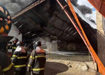 Corpo de Bombeiros mobiliza nove viaturas e 25 militares em combate a chamas