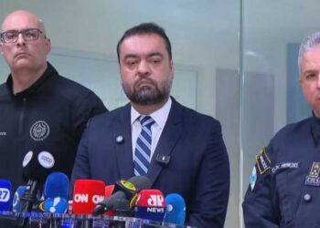 Governador Cláudio Castro afirma falta de apoio federal em operação no RJ