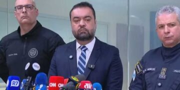 Governador Cláudio Castro afirma falta de apoio federal em operação no RJ