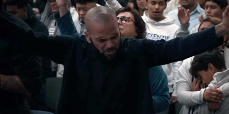 Ex-jogador adota perfil discreto e vida religiosa após condenação e prisão