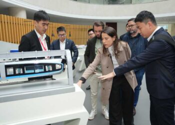 Governadora Raquel Lyra busca parceria com gigante chinesa