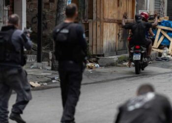 Rio de Janeiro registra 81 prisões, 52 mortes e confrontos com traficantes