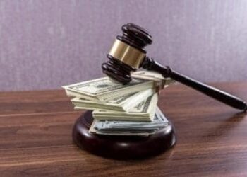 Membros dos MPs ganharam quase R$ 1 milhão em um único mês.