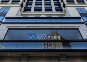 Dono do Banco Master foi preso ao tentar fugir de jatinho